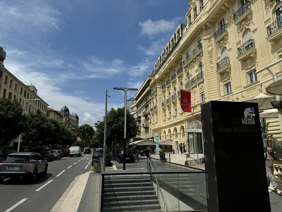 LIBERTE COMMERCES CESSION-LOCAL COMMERCIAL-NICE-06