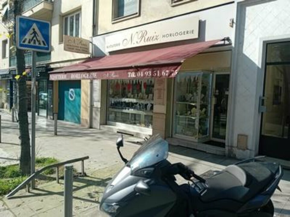LIBERTE COMMERCES CESSION-LOCAL COMMERCIAL-NICE-06