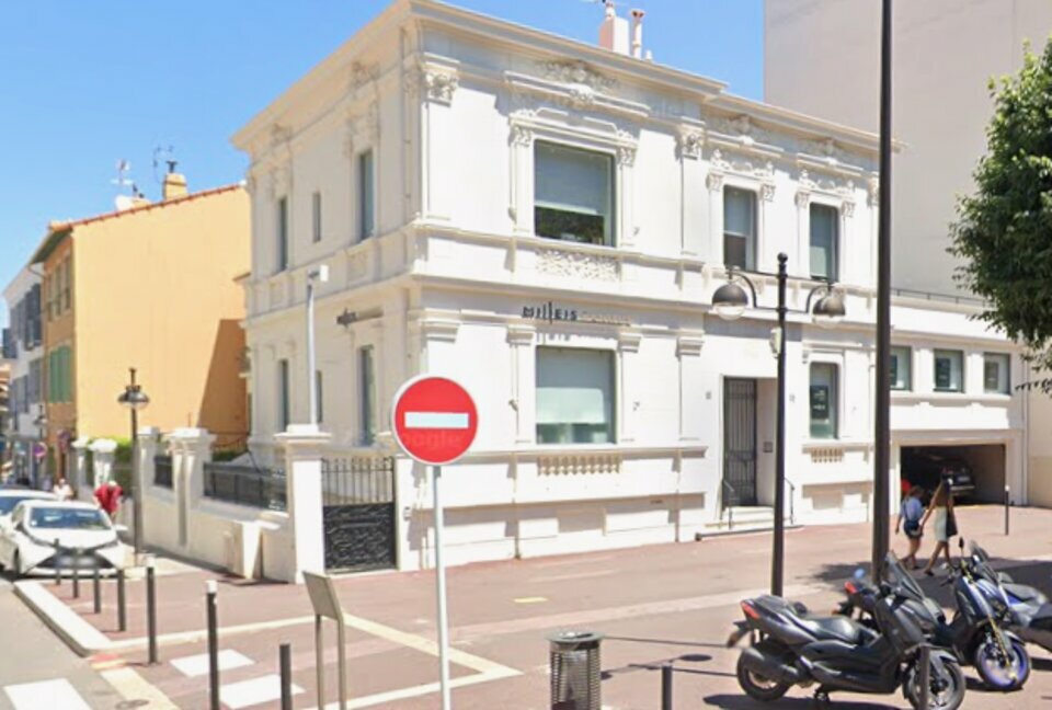 LIBERTE COMMERCES LOCATION-LOCAL COMMERCIAL-ANTIBES-06