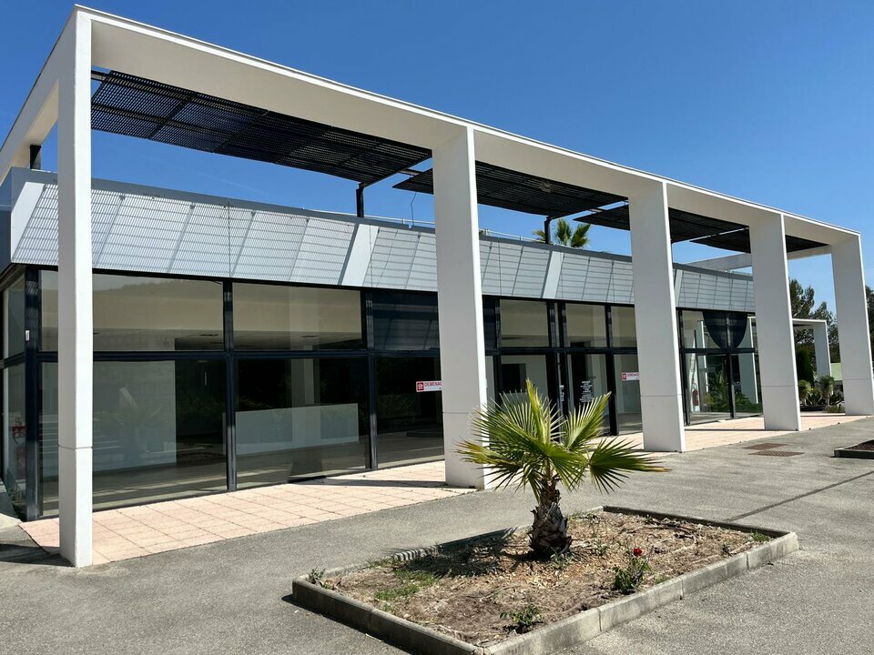 LIBERTE COMMERCES LOCATION-LOCAL COMMERCIAL-VALLAURIS-06