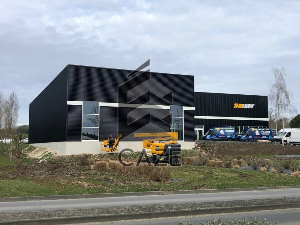 CAZE IMMOBILIER LOCATION-LOCAL COMMERCIAL-SAINTES-17