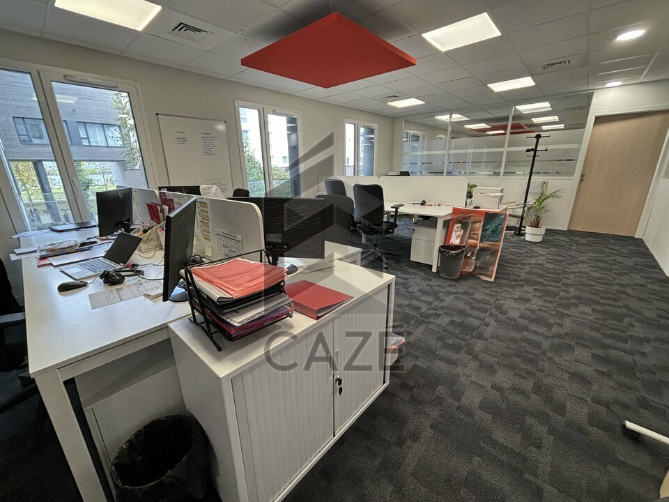 CAZE IMMOBILIER LOCATION-BUREAUX-BRUGES-33