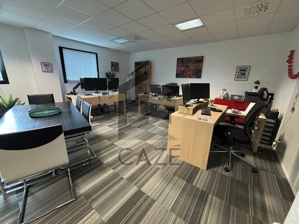 CAZE IMMOBILIER LOCATION-BUREAUX-ARTIGUES_PRES_BORDEAUX-33