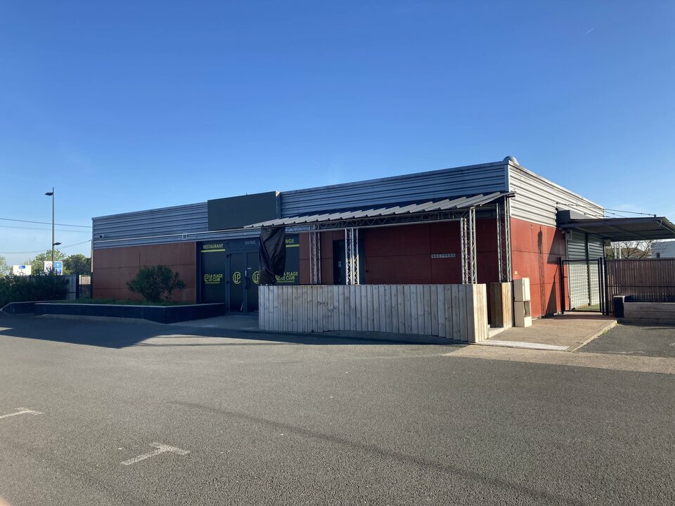 CAZE IMMOBILIER LOCATION-LOCAL COMMERCIAL-AMBARES_ET_LAGRAVE-33