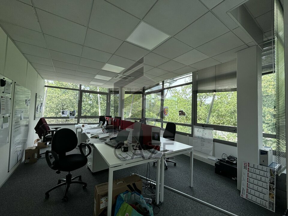 CAZE IMMOBILIER LOCATION-BUREAUX-PESSAC-33