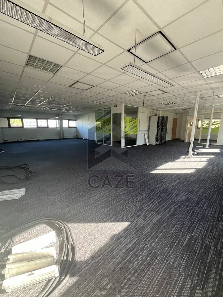 CAZE IMMOBILIER LOCATION-BUREAUX-VILLENAVE_D'ORNON-33