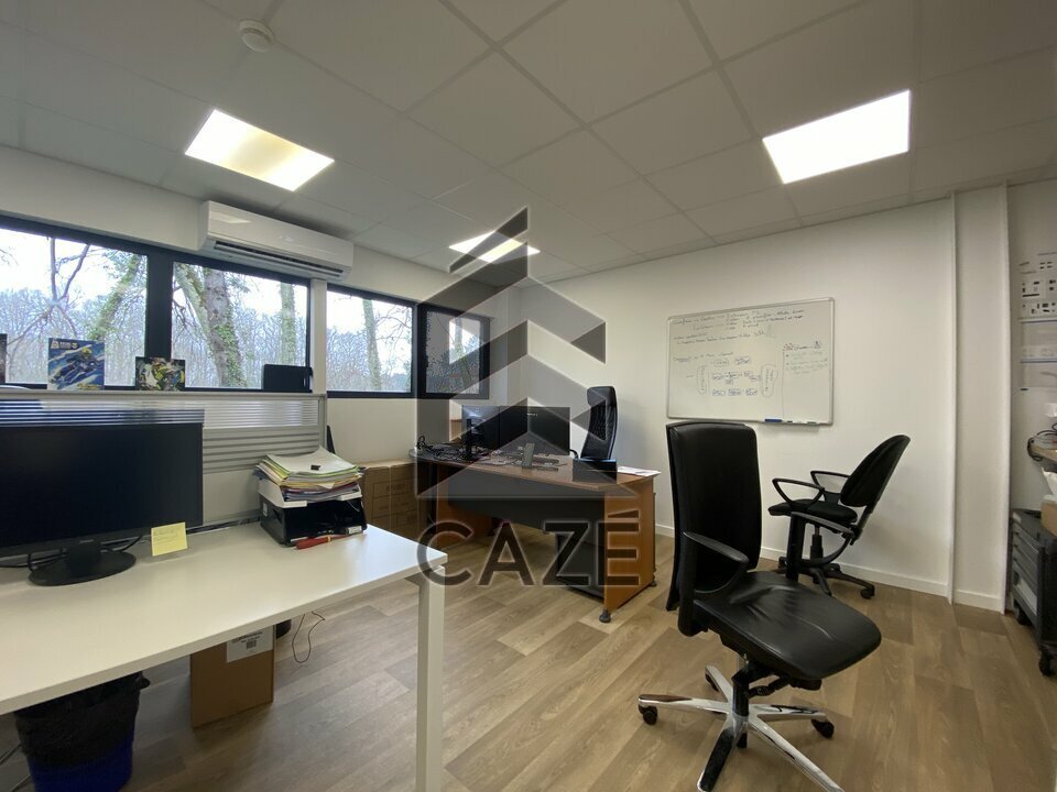 CAZE IMMOBILIER LOCATION-BUREAUX-SAINT_JEAN_D'ILLAC-33