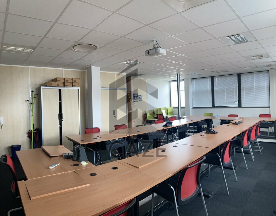 CAZE IMMOBILIER LOCATION-BUREAUX-PESSAC-33