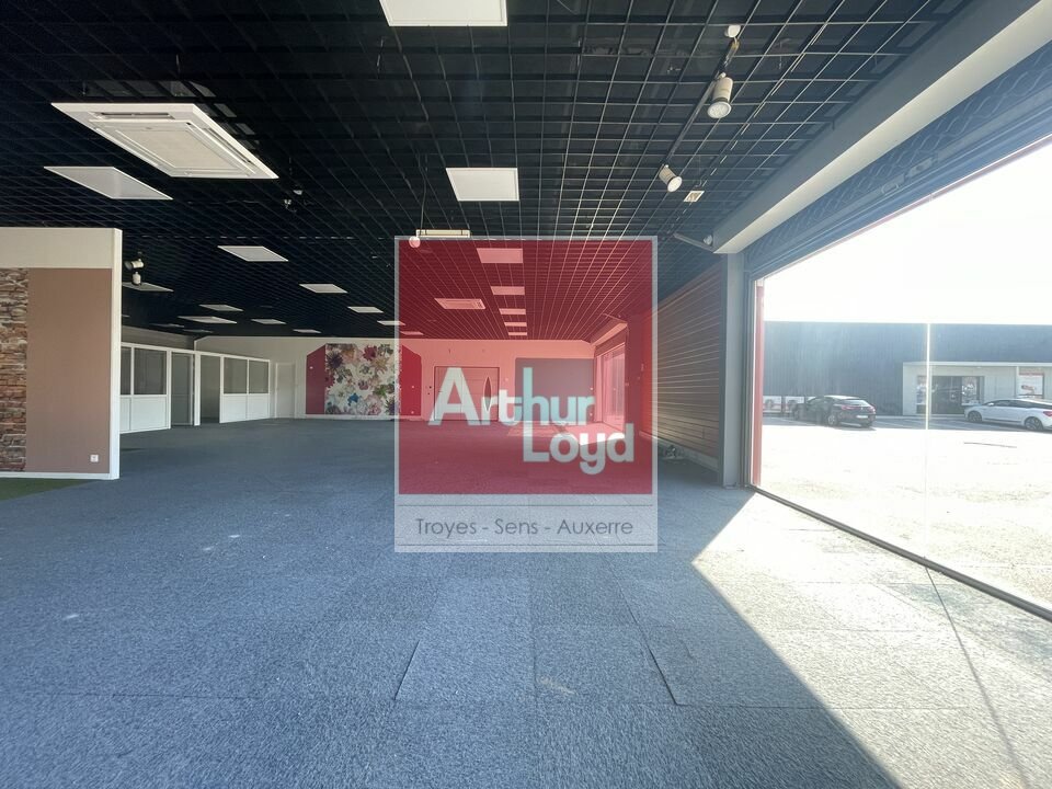 ARTHUR LOYD TROYES LOCATION-LOCAL COMMERCIAL-CHAUMONT-52