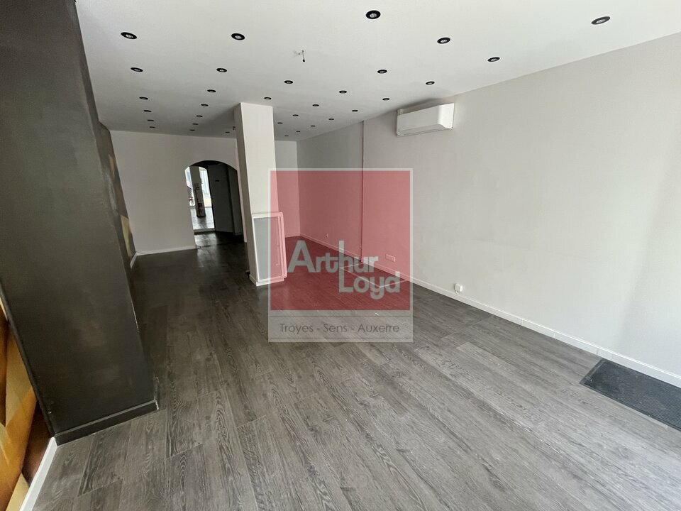 ARTHUR LOYD TROYES VENTE-LOCAL COMMERCIAL-AUXERRE-89