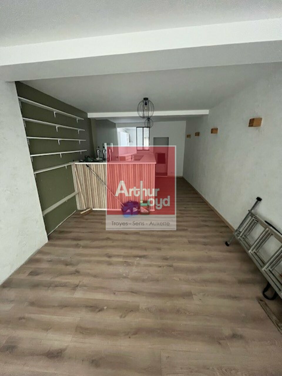 ARTHUR LOYD TROYES LOCATION-LOCAL COMMERCIAL-SENS-89