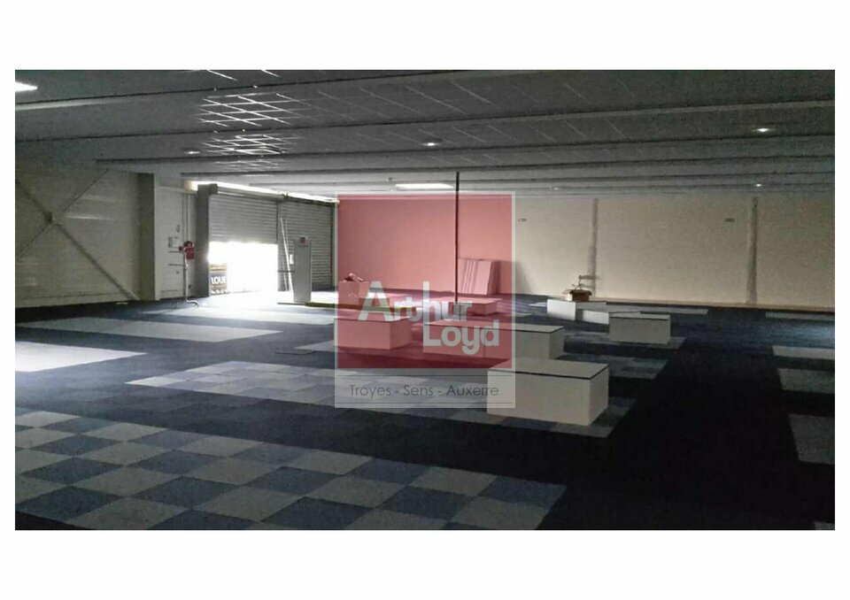 ARTHUR LOYD TROYES LOCATION-LOCAL COMMERCIAL-AUXERRE-89