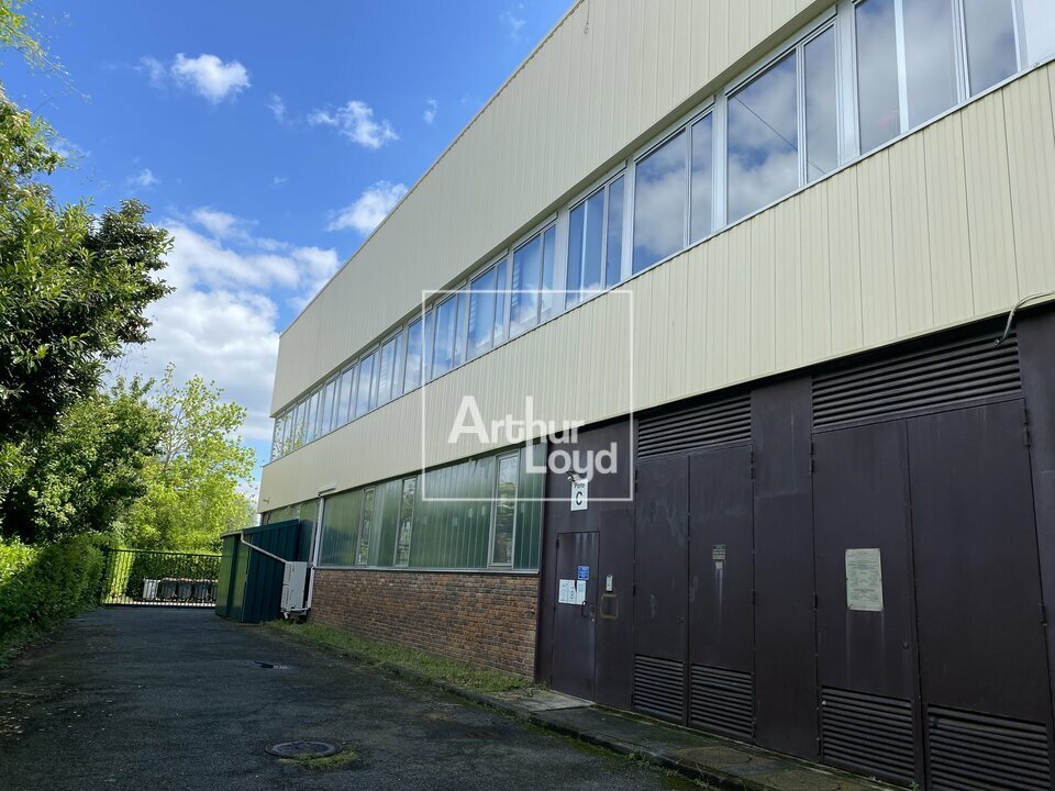 ARTHUR LOYD 77-91 LOCATION-LOCAL D'ACTIVITE-RIS_ORANGIS-91