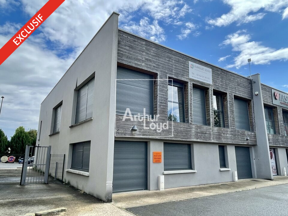 ARTHUR LOYD 77-91 VENTE-LOCAL D'ACTIVITE-SAINT_PIERRE_DU_PERRAY-91