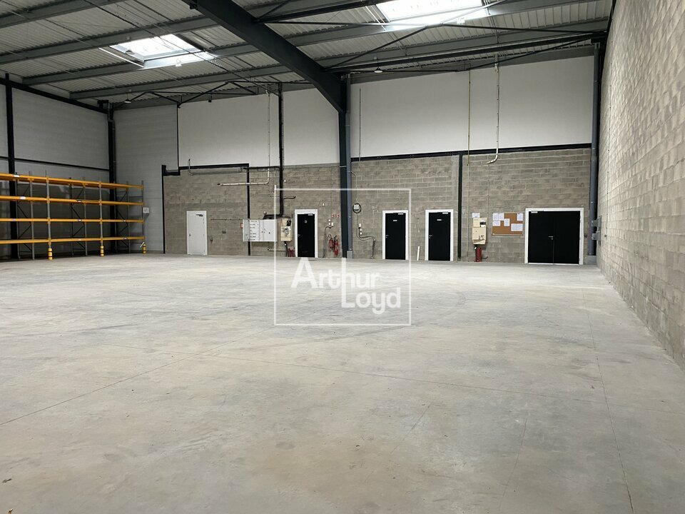 ARTHUR LOYD 77-91 LOCATION-LOCAL D'ACTIVITE-SAINT_PIERRE_DU_PERRAY-91