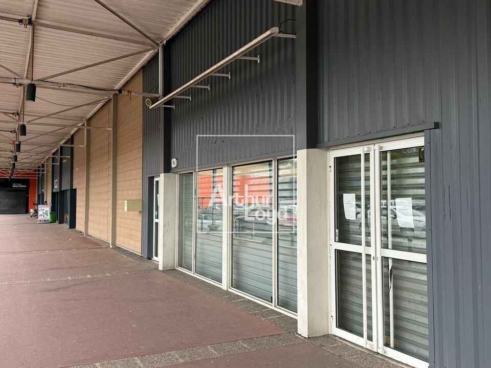 ARTHUR LOYD 77-91 LOCATION-LOCAL COMMERCIAL-SAVIGNY_LE_TEMPLE-77
