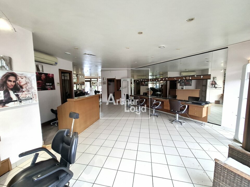 ARTHUR LOYD 77-91 LOCATION-LOCAL COMMERCIAL-TORCY-77
