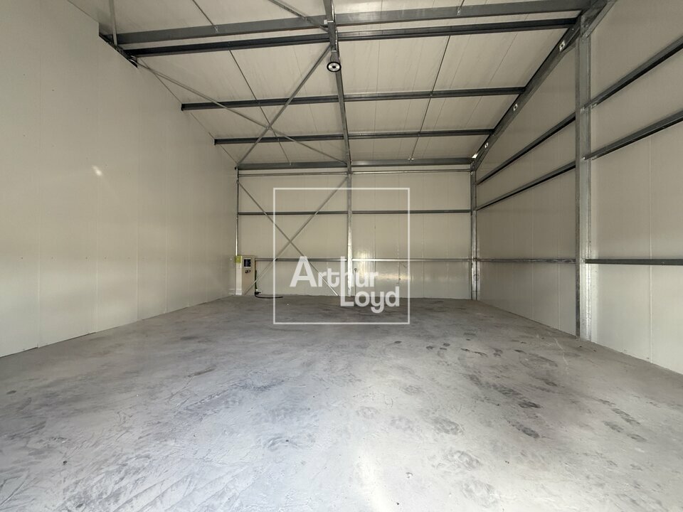 ARTHUR LOYD 77-91 LOCATION-LOCAL D'ACTIVITE-SAINT_GERMAIN_LAVAL-77