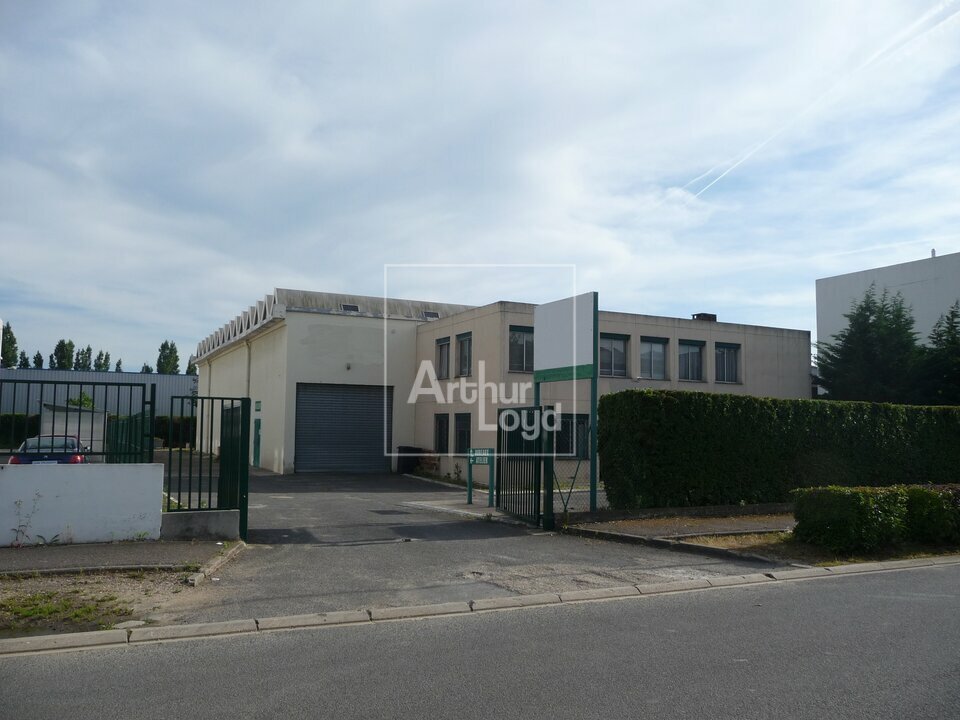 ARTHUR LOYD 77-91 VENTE-LOCAL D'ACTIVITE-VAUX_LE_PENIL-77