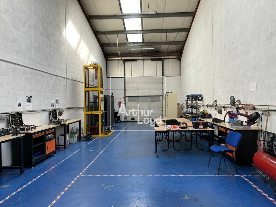 ARTHUR LOYD 77-91 LOCATION-ENTREPOT-GRIGNY-91