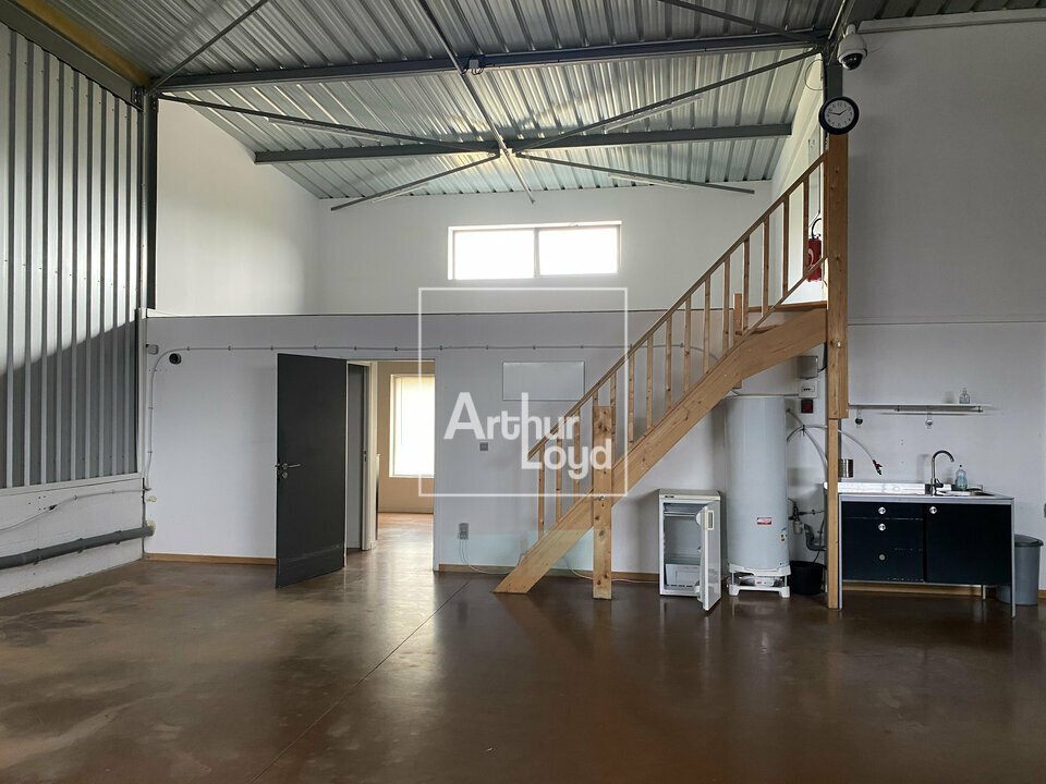 ARTHUR LOYD 77-91 LOCATION-ENTREPOT-CHARTRETTES-77