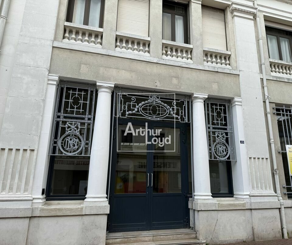 ARTHUR LOYD 77-91 LOCATION-LOCAL COMMERCIAL-MONTEREAU-FAULT-YONNE-77