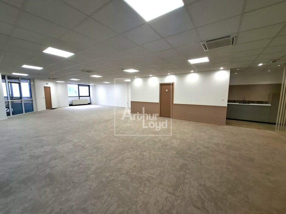 ARTHUR LOYD 77-91 LOCATION-BUREAUX-TORCY-77