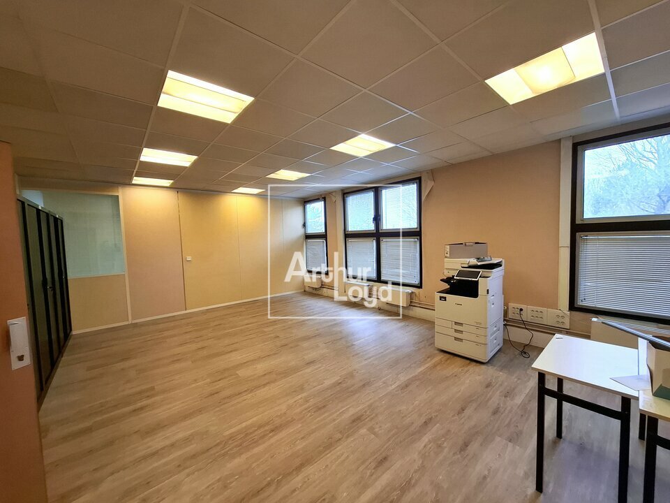 ARTHUR LOYD 77-91 LOCATION-BUREAUX-TORCY-77