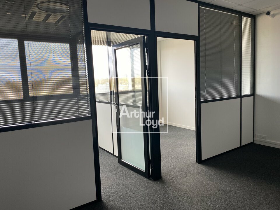 ARTHUR LOYD 77-91 LOCATION-BUREAUX-LIEUSAINT-77