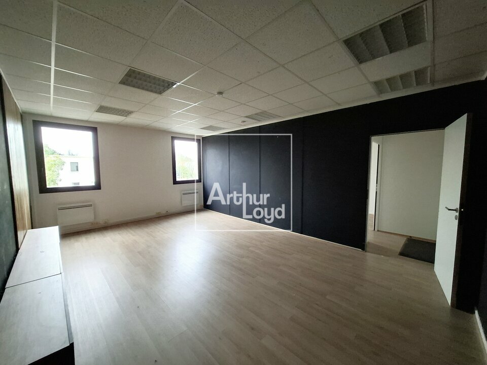 ARTHUR LOYD 77-91 LOCATION-BUREAUX-TORCY-77