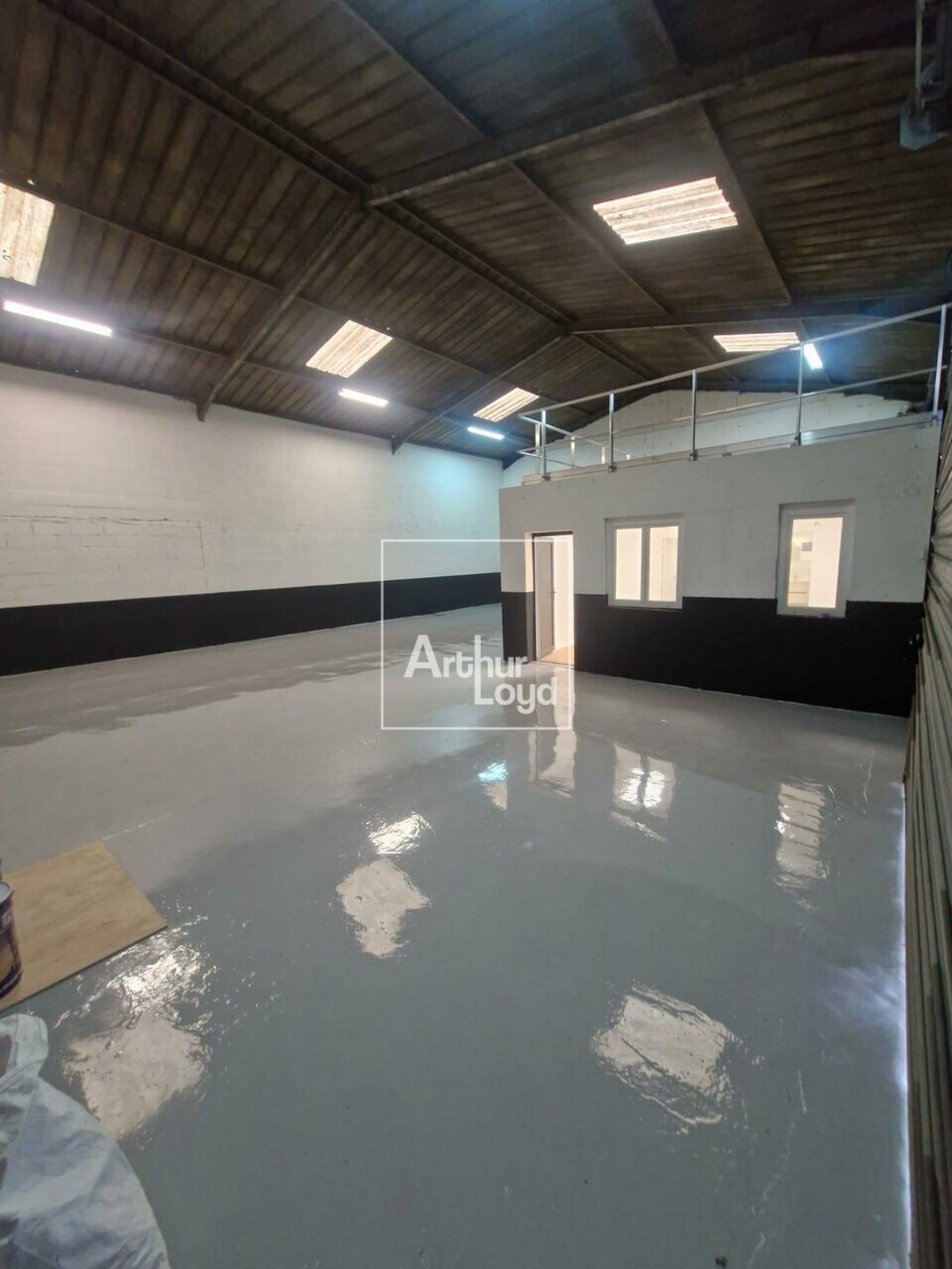 ARTHUR LOYD 77-91 LOCATION-ENTREPOT-FONTENAY_LE_VICOMTE-91