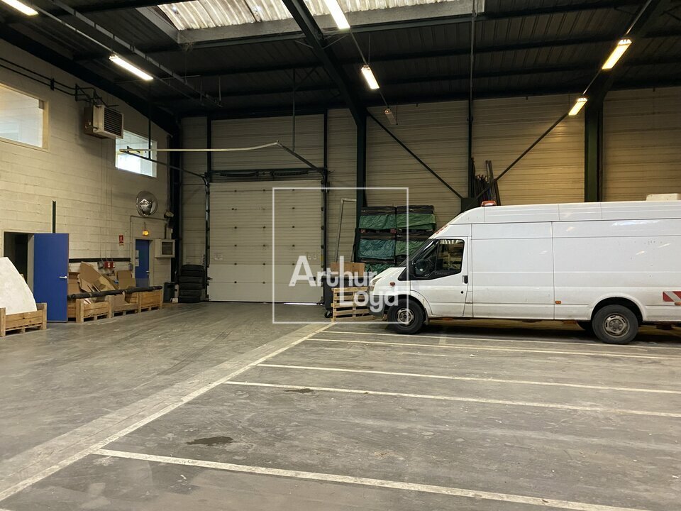 ARTHUR LOYD 77-91 LOCATION-ENTREPOT-ETRECHY-91