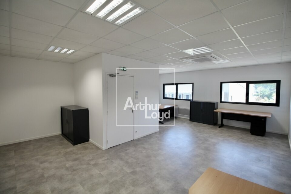 ARTHUR LOYD 77-91 LOCATION-LOCAL D'ACTIVITE-SAINT_PIERRE_DU_PERRAY-91