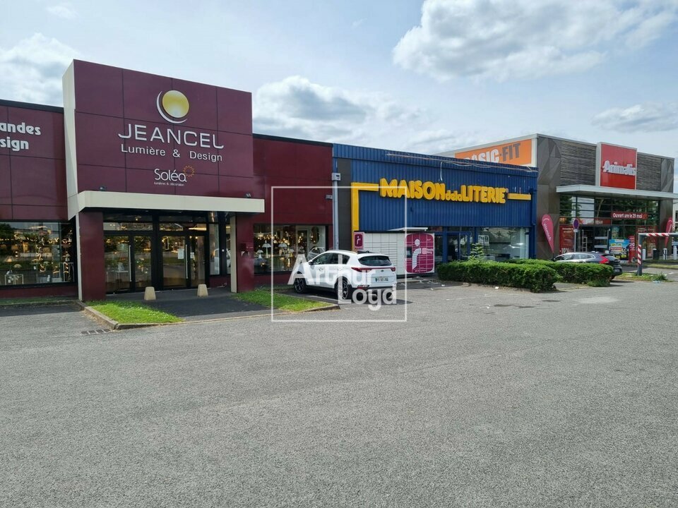 ARTHUR LOYD 77-91 VENTE-LOCAL COMMERCIAL-PRINGY-77