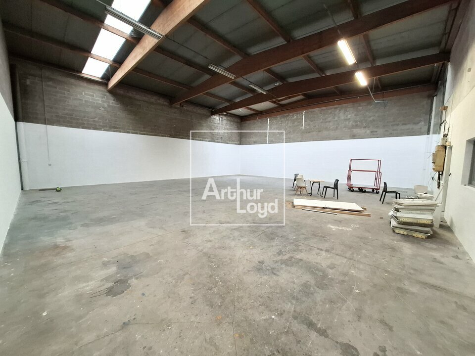 ARTHUR LOYD 77-91 LOCATION-LOCAL D'ACTIVITE-EMERAINVILLE-77