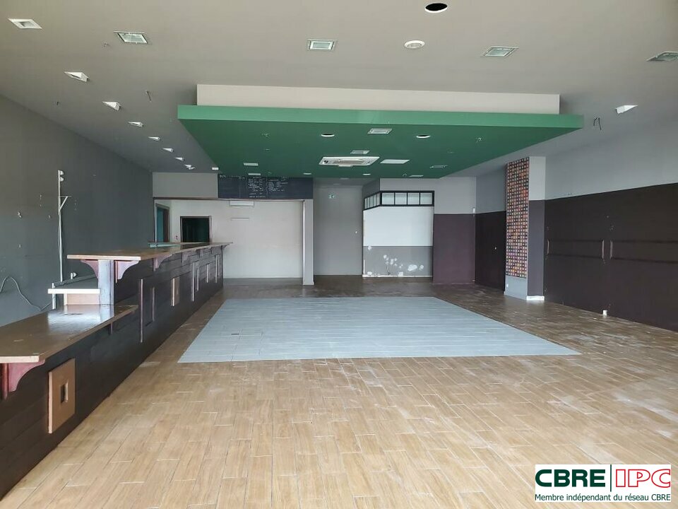 CBRE IPC LOCATION-LOCAL COMMERCIAL-TARNOS-40