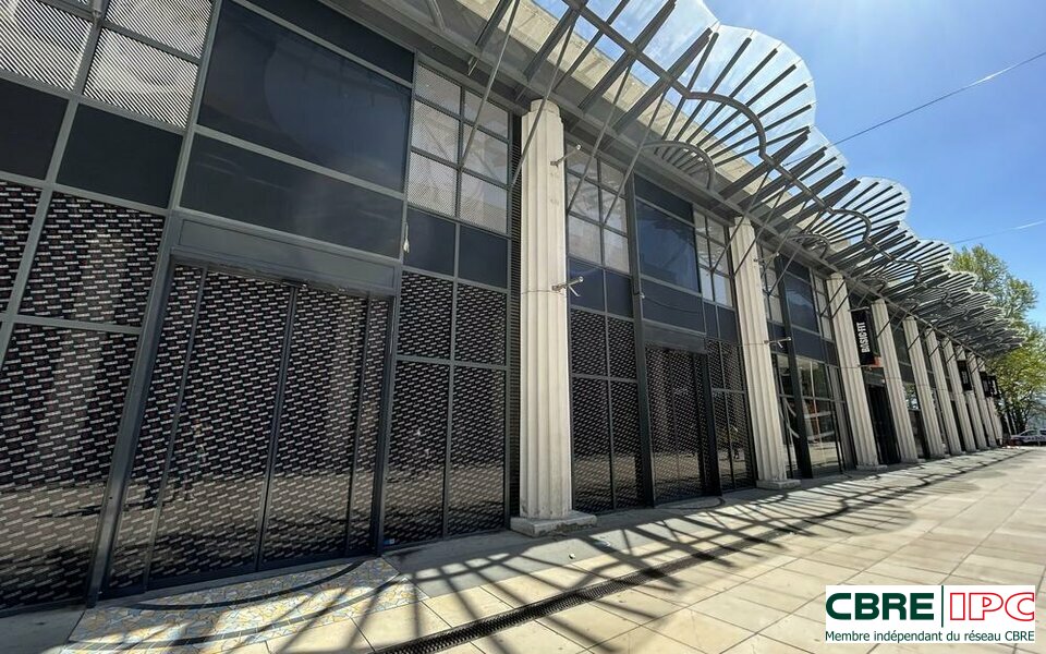 CBRE IPC LOCATION-LOCAL COMMERCIAL-PAU-64