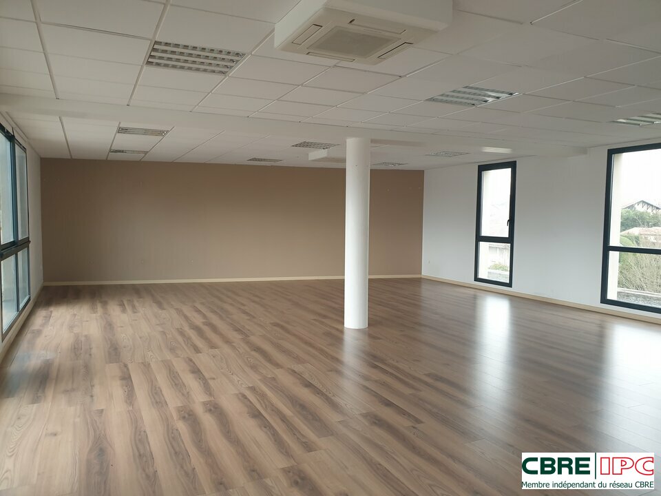 CBRE IPC LOCATION-BUREAUX-TARNOS-40