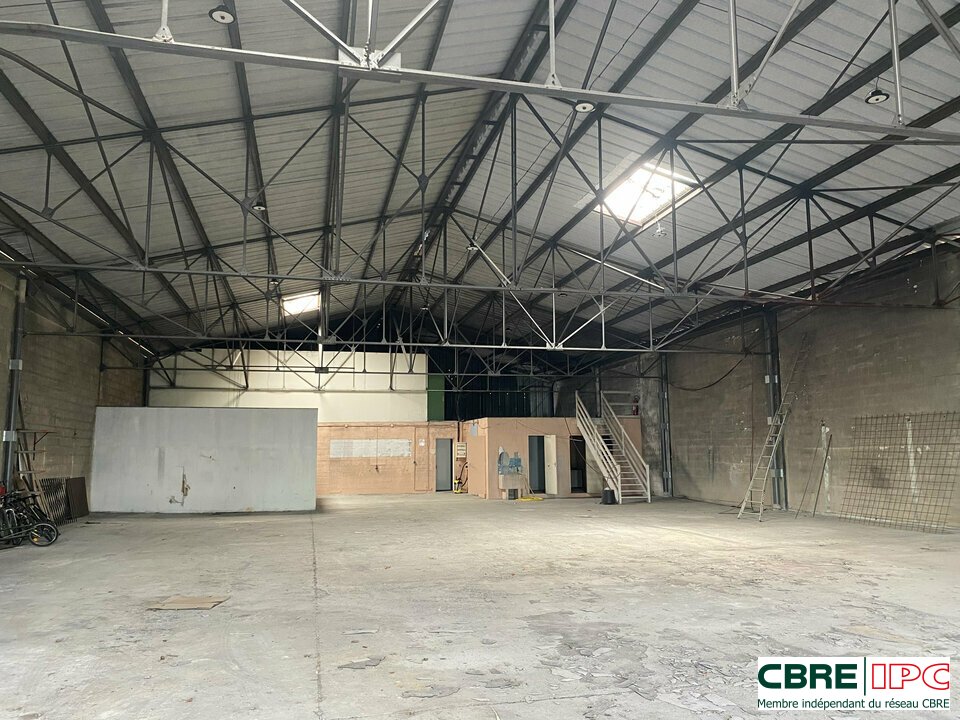 CBRE IPC LOCATION-ENTREPOT-BAYONNE-64