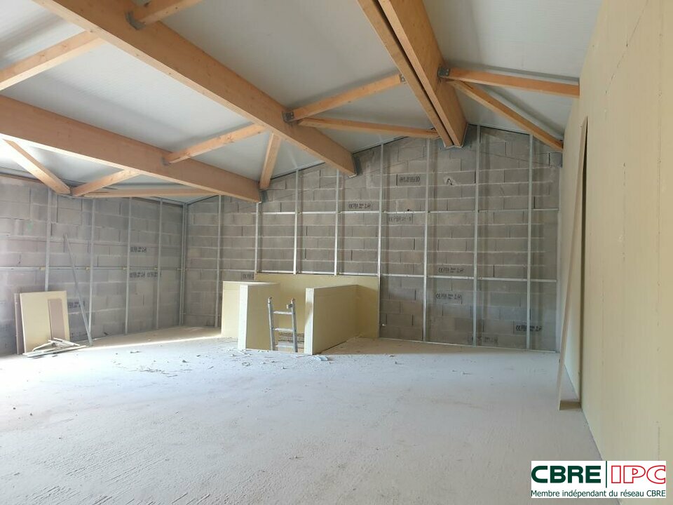 CBRE IPC LOCATION-BUREAUX-LOUHOSSOA-64