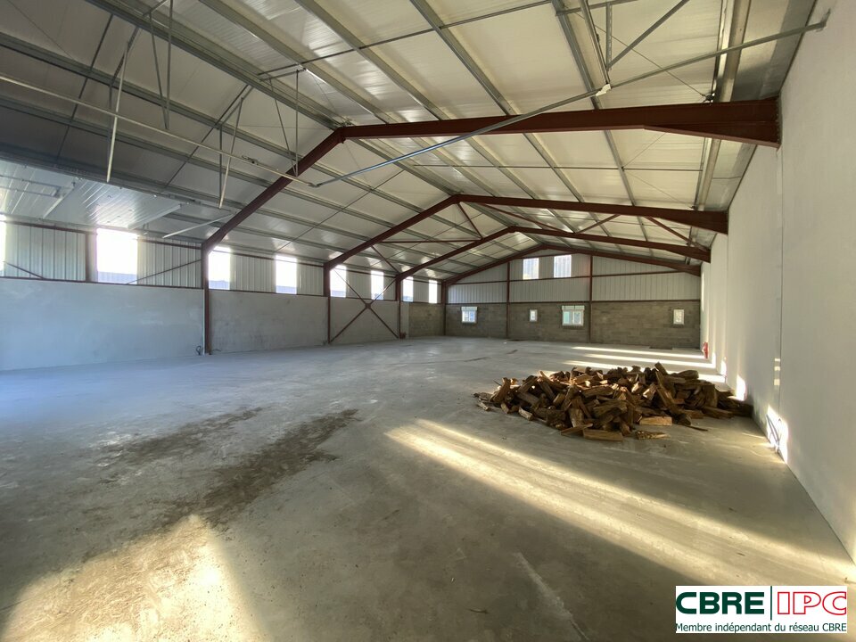 CBRE IPC LOCATION-ENTREPOT-GUICHE-64