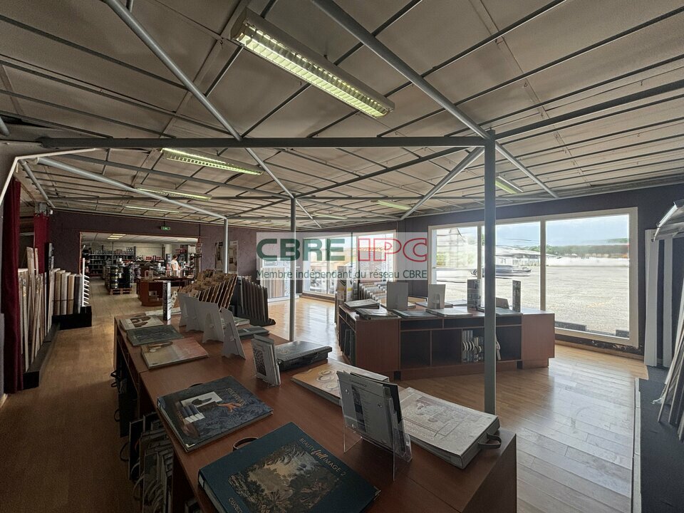 CBRE IPC VENTE-LOCAL COMMERCIAL-LONS-64