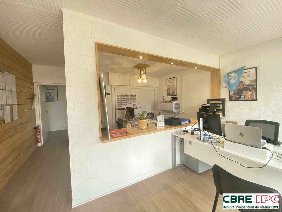 CBRE IPC LOCATION-LOCAL COMMERCIAL-BAYONNE-64