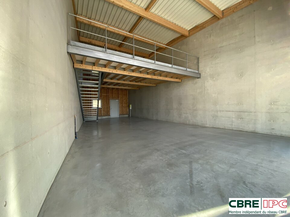 CBRE IPC LOCATION-LOCAL COMMERCIAL-BENESSE_MAREMNE-40