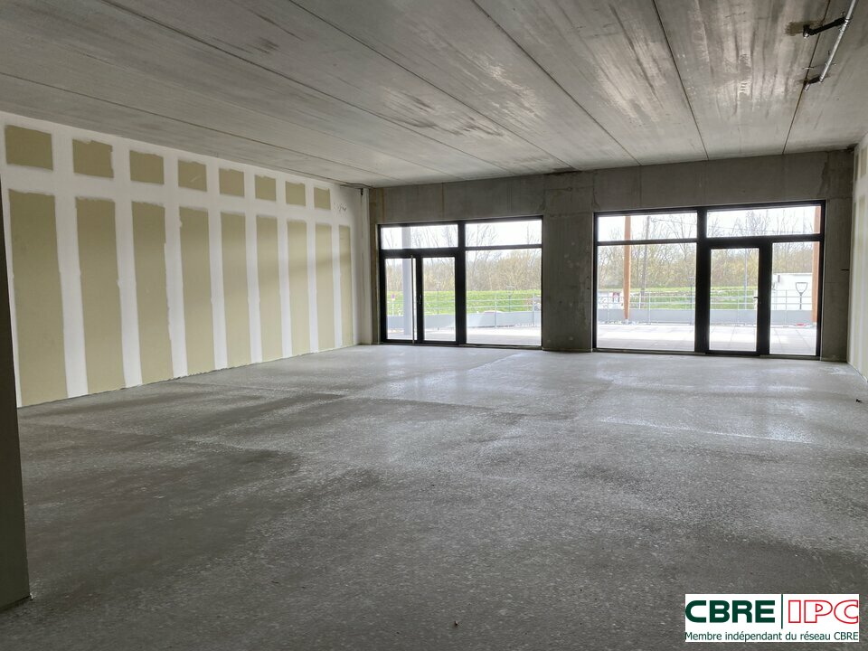 CBRE IPC LOCATION-LOCAL COMMERCIAL-DAX-40