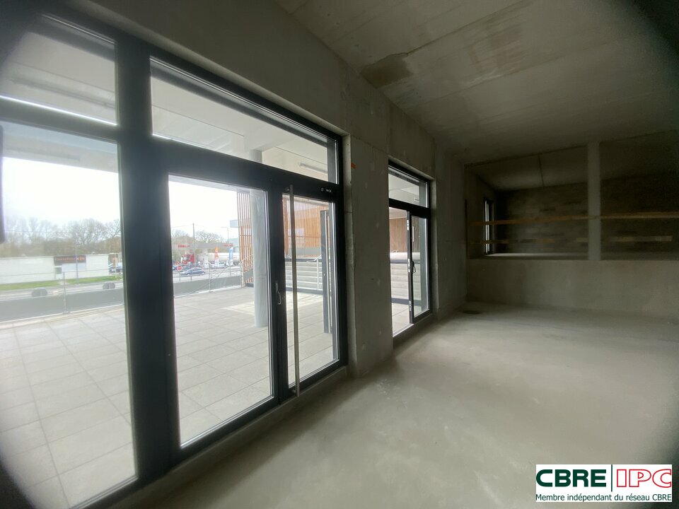 CBRE IPC LOCATION-LOCAL COMMERCIAL-DAX-40