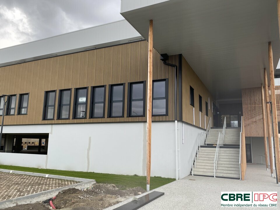 CBRE IPC VENTE-BUREAUX-DAX-40