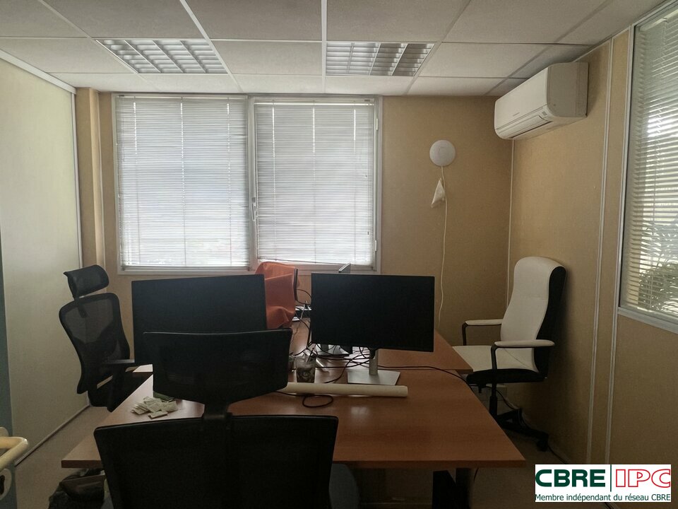 CBRE IPC LOCATION-BUREAUX-BAYONNE-64