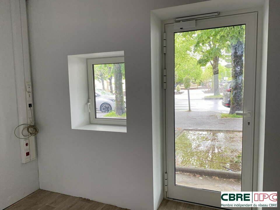 CBRE IPC LOCATION-LOCAL COMMERCIAL-ANGLET-64