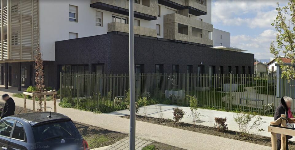 OZ IMMOBILIER LOCATION-LOCAL COMMERCIAL-ECHIROLLES-38